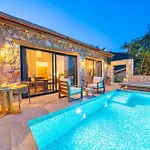 Kalamar 5 * Kaş